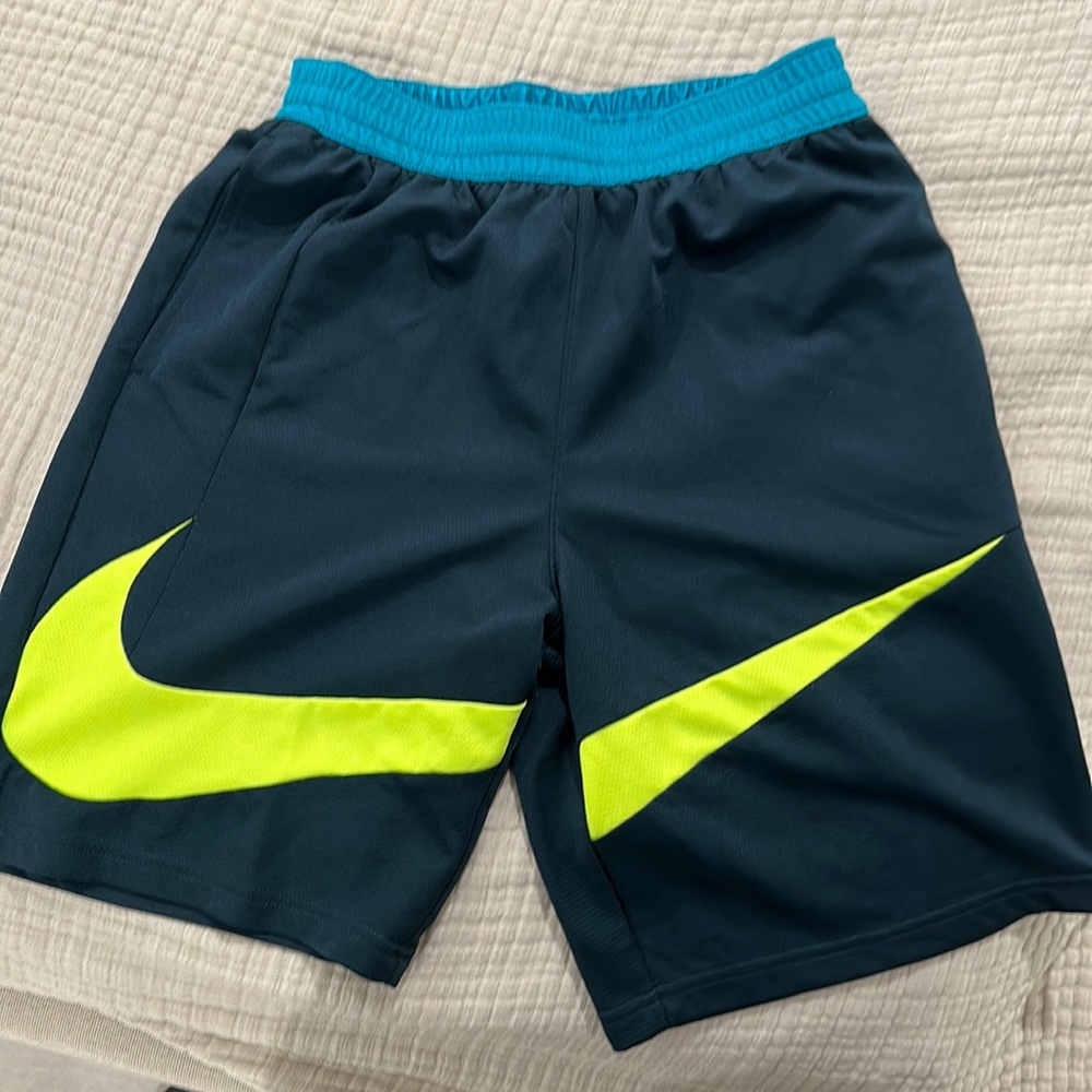 Nike Dri-Fit shorts boys size XL